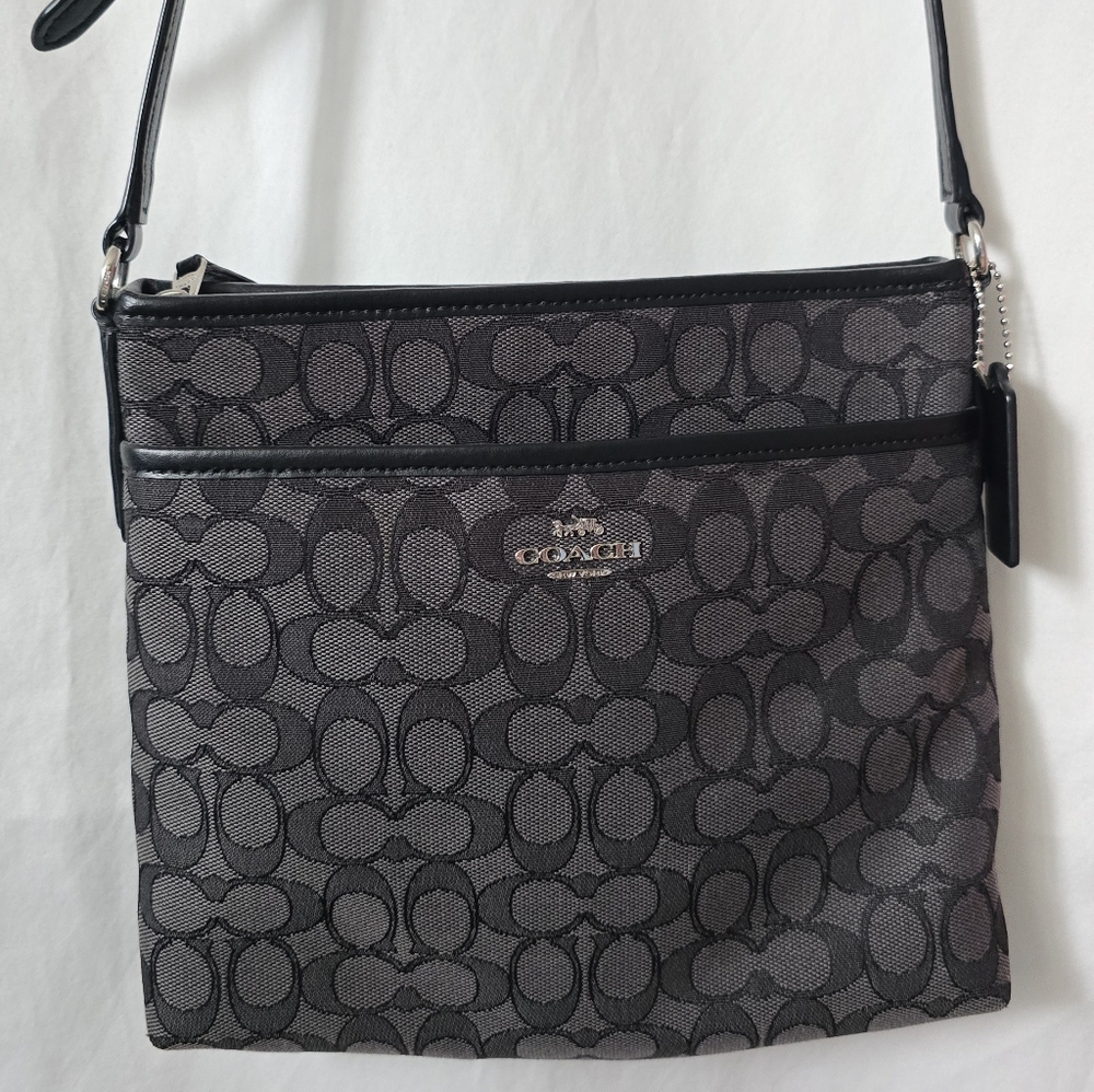 Coach File Crossbody Black Signature Jacquard Crossbody Shoulder Bag w Hangtag